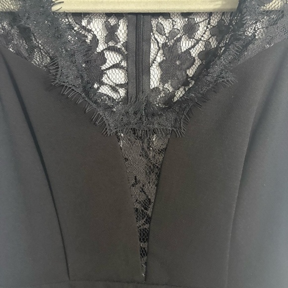 BCBG Generation Black Lace Cap Sleeve Cocktail Dress Lined Pleated Skirt Size 0 - Picture 4 of 6